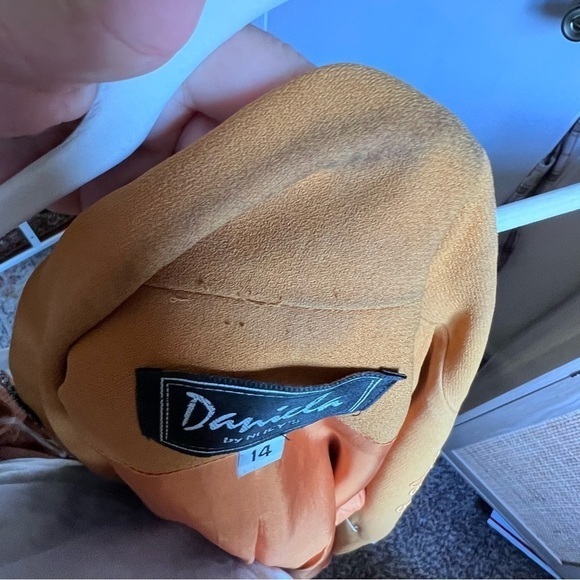 VINTAGE mustard yellow blazer—ERAS tour outfit Taylor Swift - Picture 7 of 10